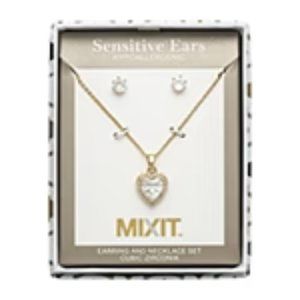 Hypoallergenic Pendant Necklace Stud Earring 2-pc. Heart Jewelry Set **NEW**